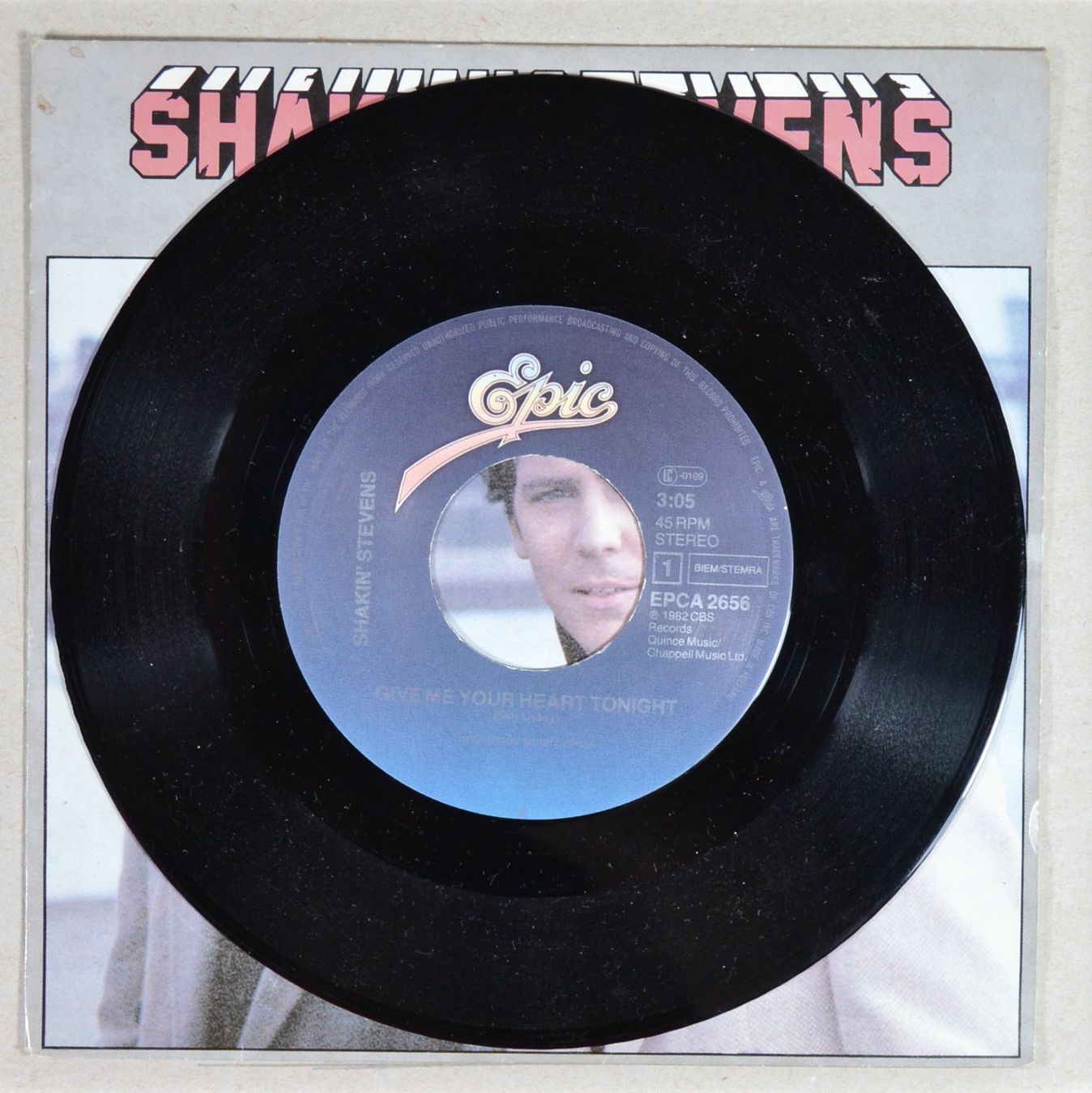 Dischi in vinile: Single: SHAKIN' STEVENS - Give Me Your Heart Tonight – Usato da Frenkendorf venduto da Yard-Sale-2000 2