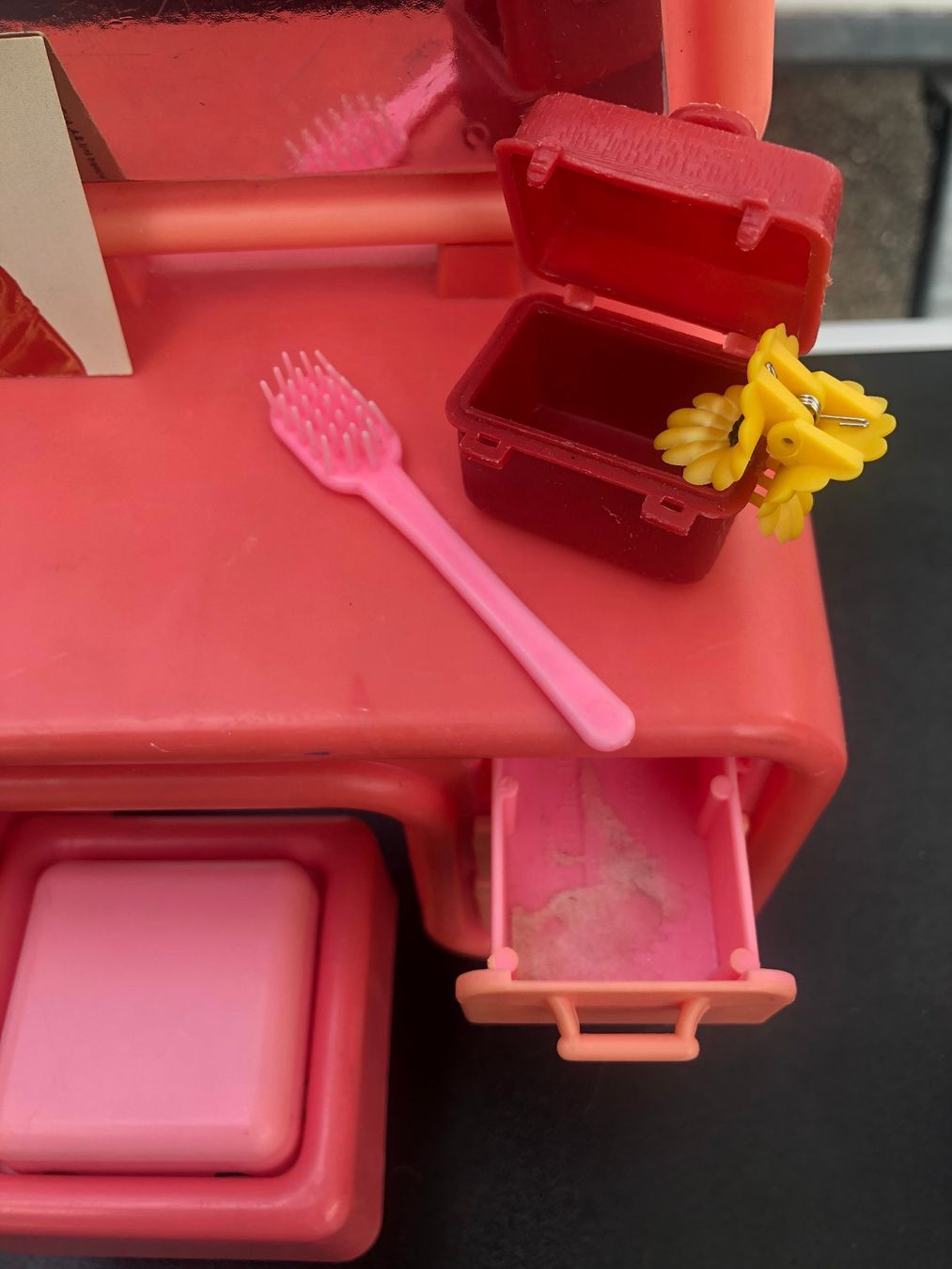 Tavoli da trucco: Barbie Schminktisch von Mattel – Usato da Zürich venduto da BLACKDOG8 1