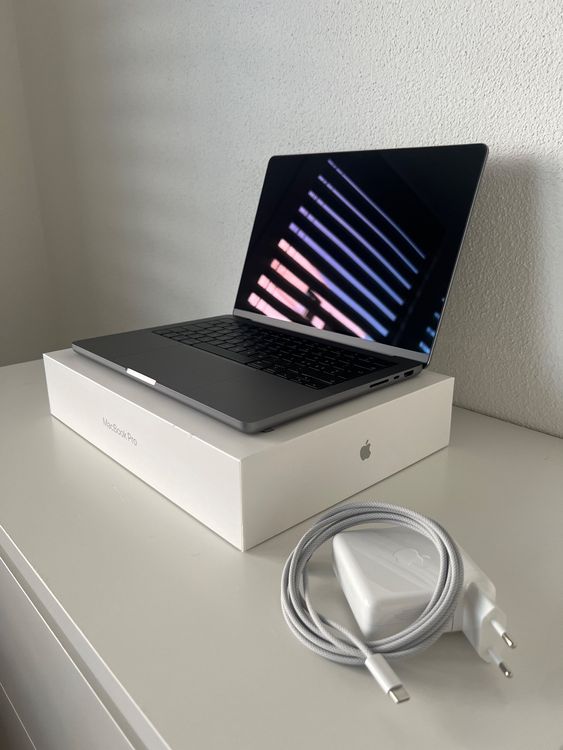 MacBook Pro 14,2" M2 Pro, 32 GB RAM, 1 TB SSD Space Grau Kaufen auf Ricardo