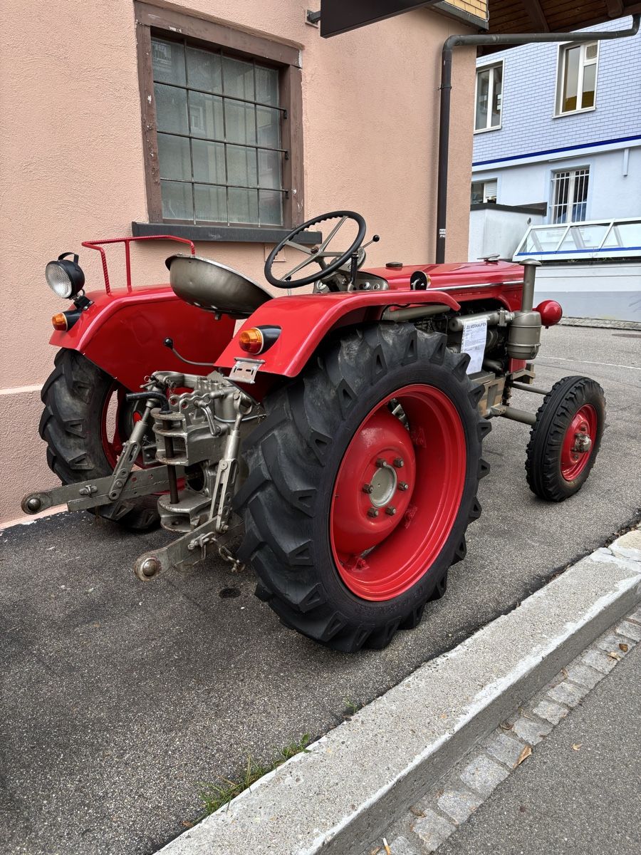 Hürlimann Trattori: Hürlimann D 80 Oldtimer Traktor ab Platz – Usato da Engelburg venduto da schrotti02 3