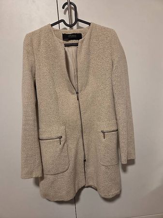 Leichter Mantel von Zara in beige