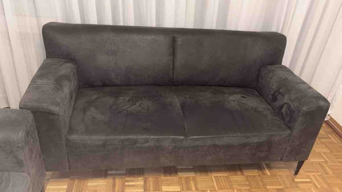 Divani: Dunkelgraues Sofa mit Sessel, gebrauchter Zustand – Usato da Langenthal venduto da Heta06 1