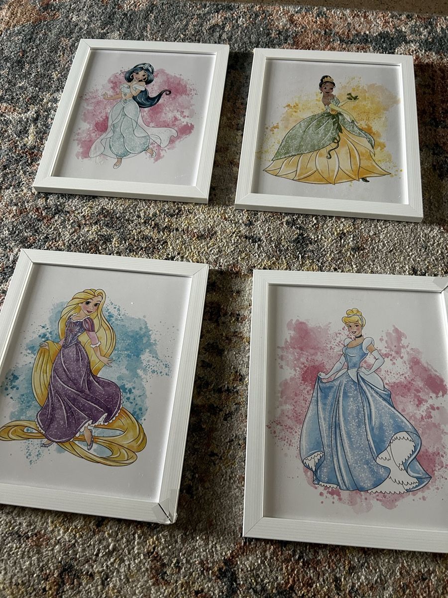 Poster & Bilder: 8 Disney Prinzessinnen Bilder mit Rahmen – Neu (gemäss Beschreibung) aus Zürich von Facellas 1