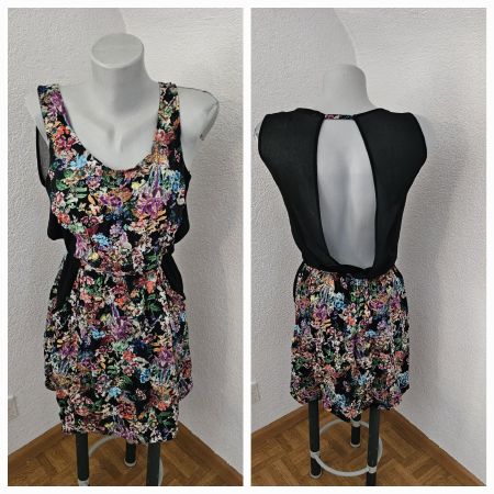 Härziges Kleid mit 2 Taschen ca. Gr. 38