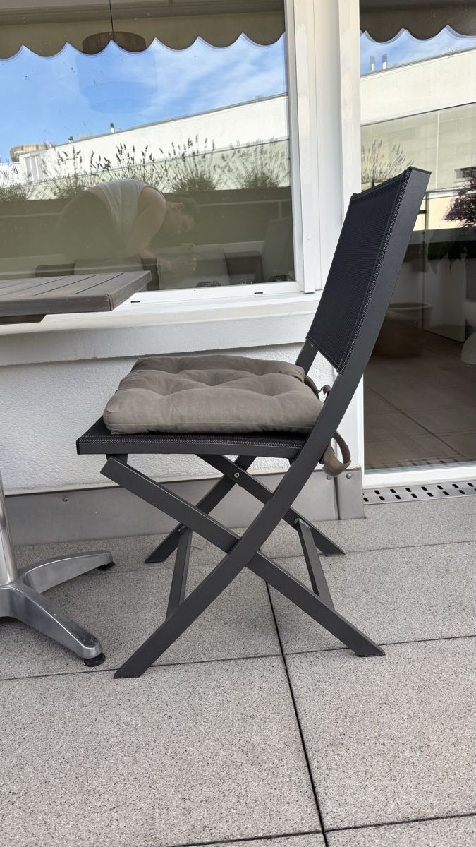 Tables: Gartenmöbel Set – D'occasion à Basel par leo_mld9 2