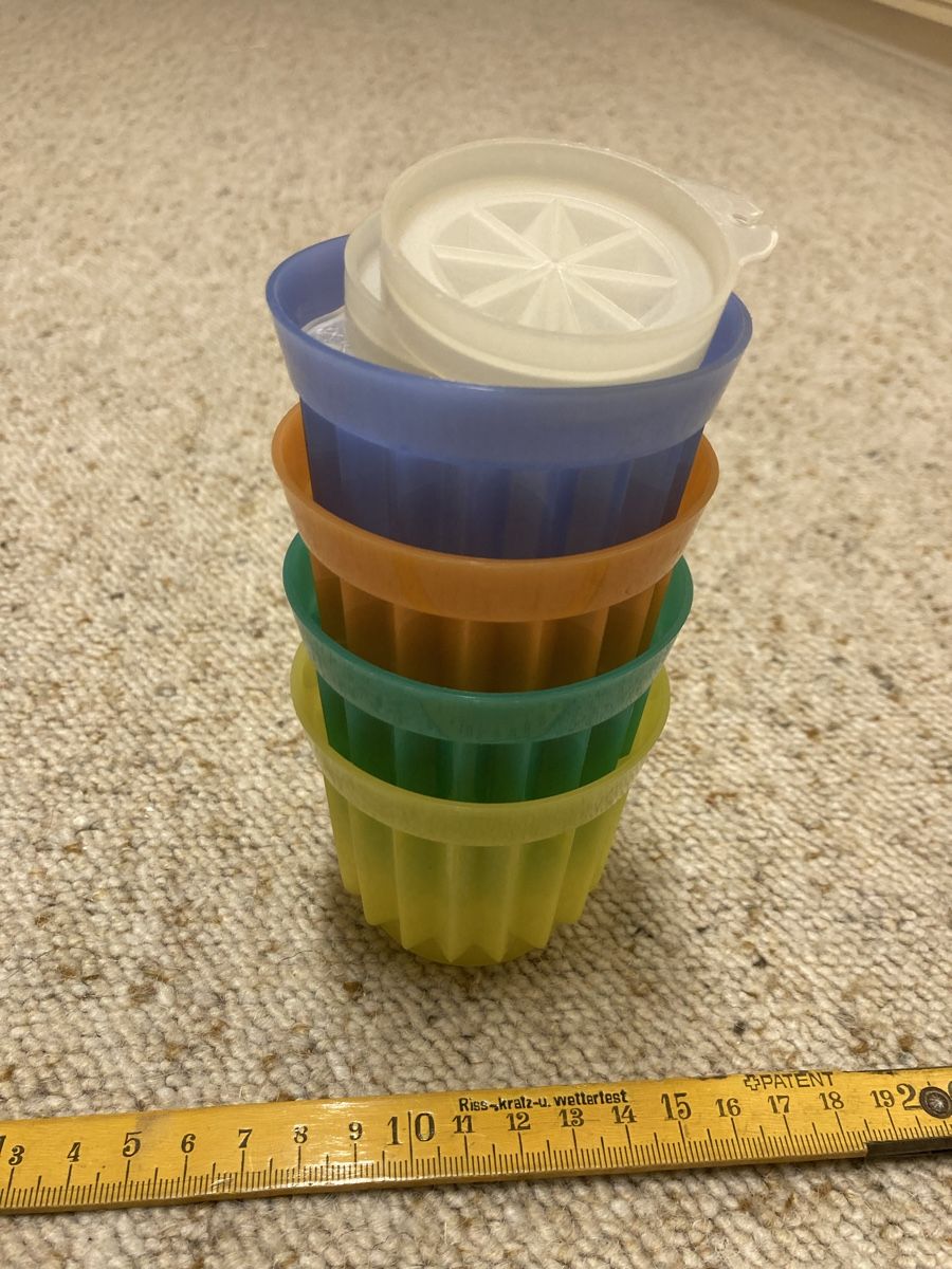 Tupperware Teglie da forno: Tupperware Pudding-Dessert-Förmli, 4 Stück, mit BodenDeckel! – Usato da Adlikon b.Regensdf venduto da Abraxas09 5