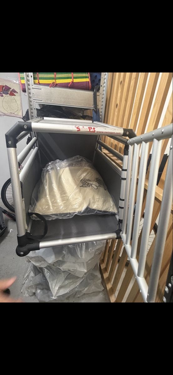 Niches, paniers: Hundebox Swisspet – D'occasion à Wetzikon ZH par mer_2b75 1