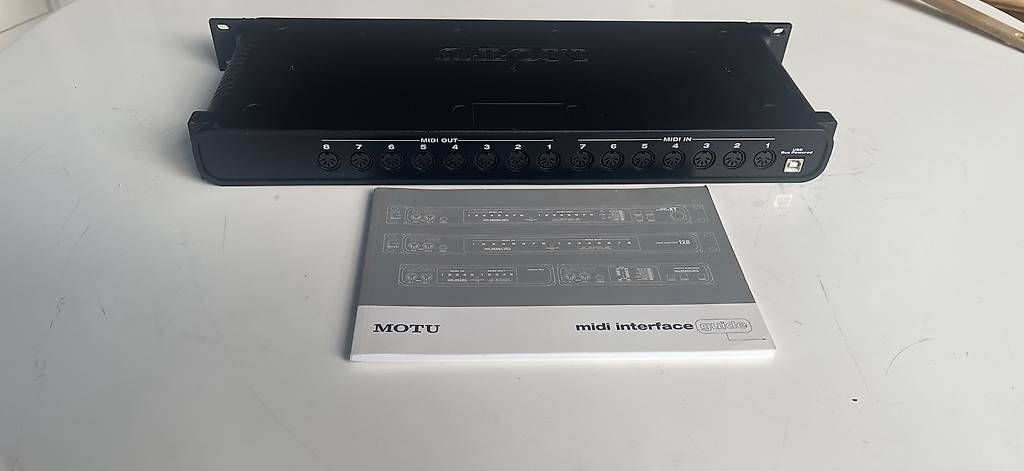 Attrezzatura per studi di registrazione: MOTU Midi Express 128 – Usato da Alpnach Dorf venduto da GuntaKinte 1