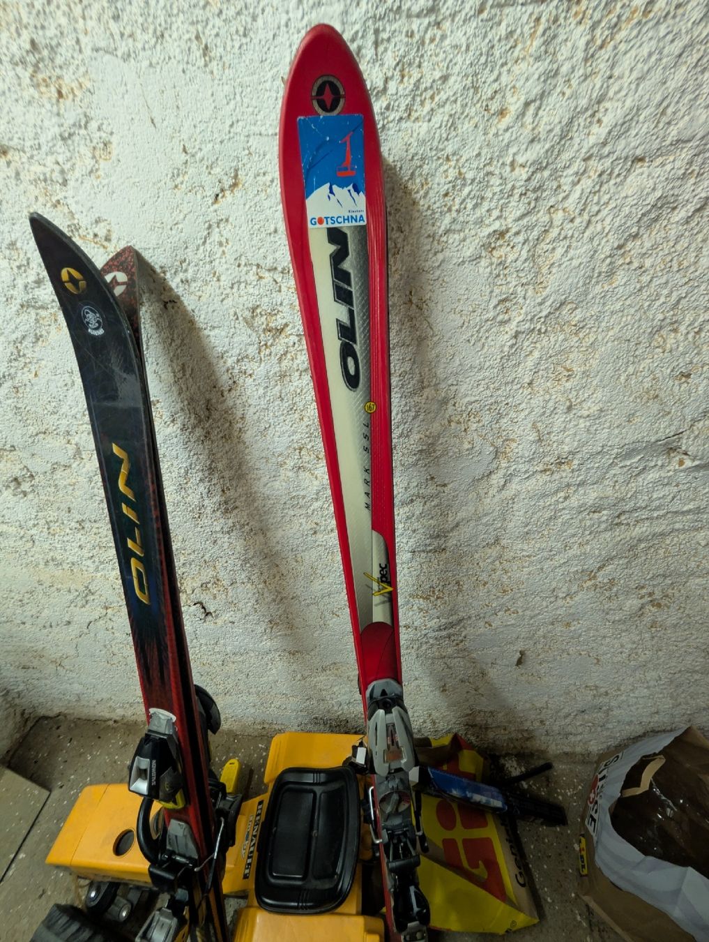 Sci: 2 paire de skis – Usato da Daillens venduto da cla_sj2w
