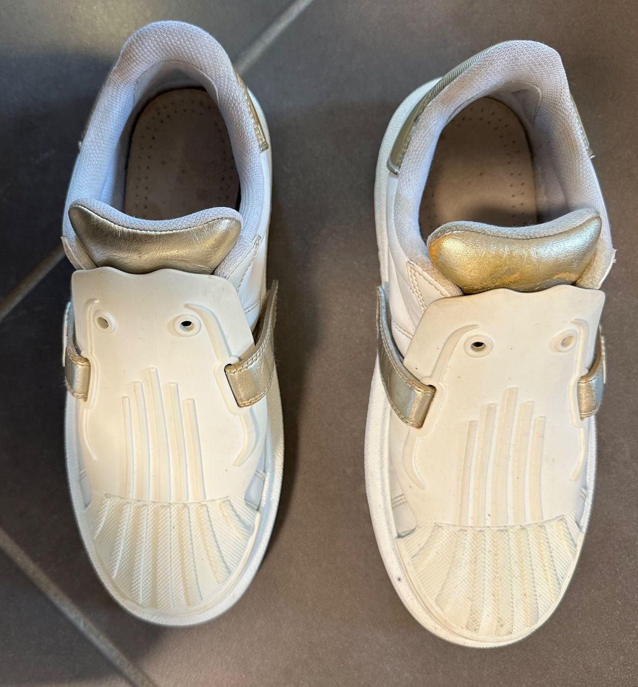 Scarpe da donna: Christian Dior sneakers – Usato da Laupen BE venduto da Smythe 3