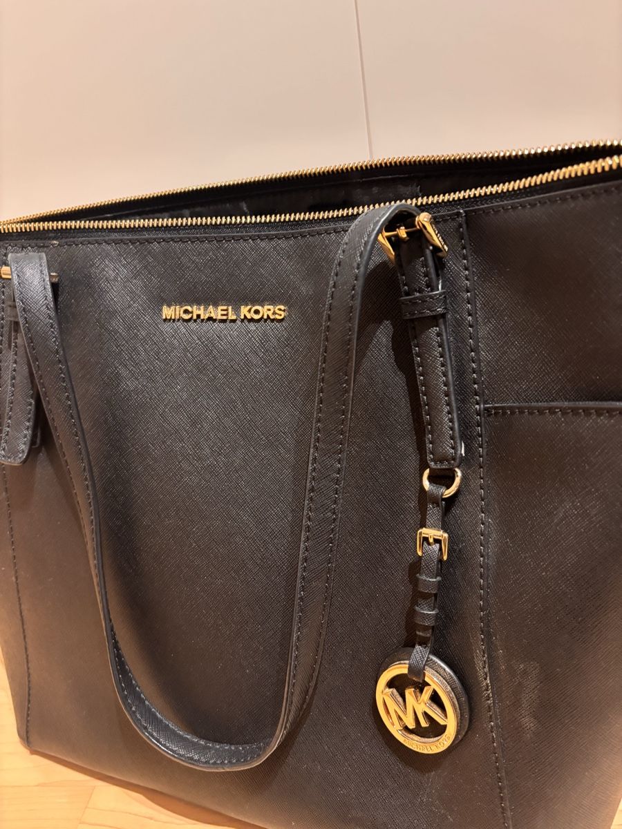 Michael Kors Borse: Michael Kors Jet Set Leder Shopper – Usato da Seon venduto da Banane123x 1