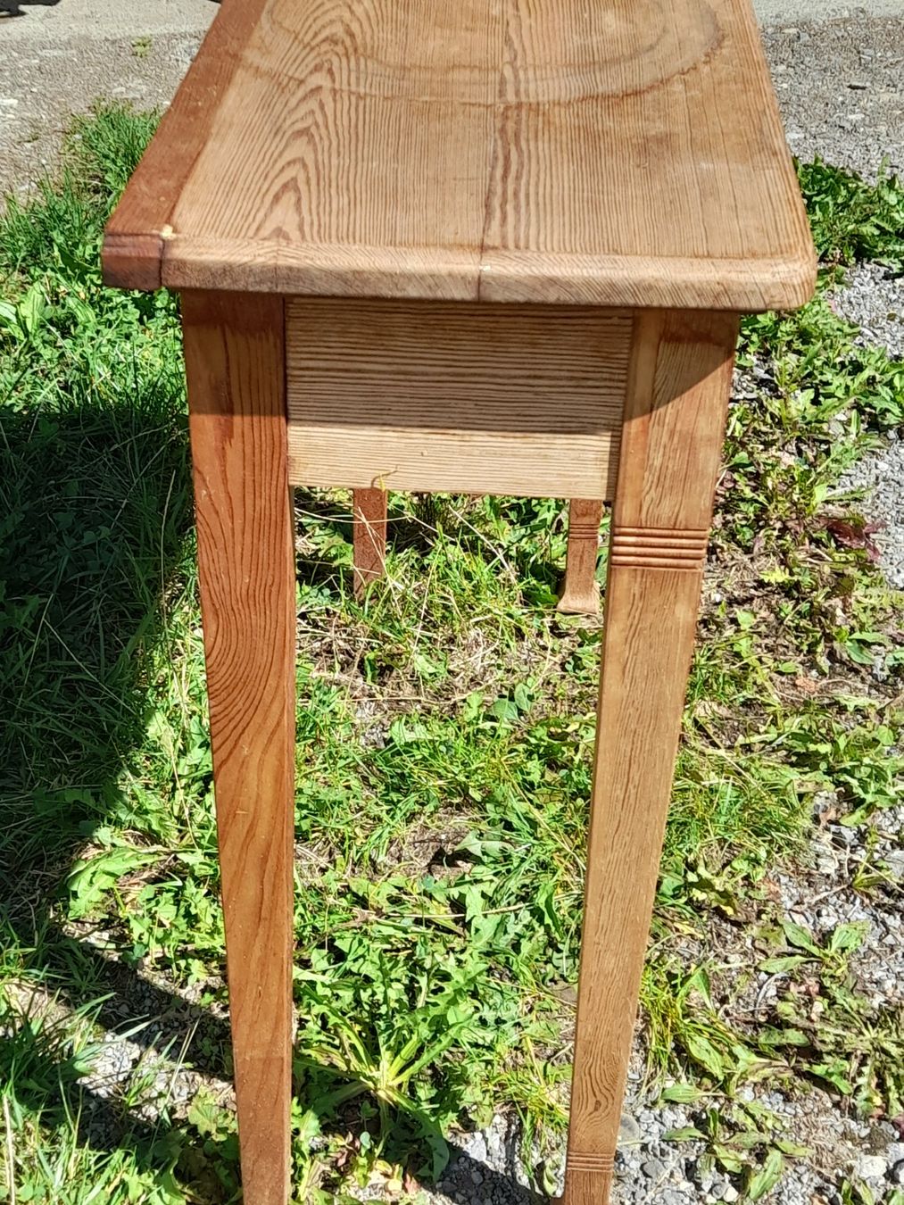 Tables: Beistelltisch schmal – D'occasion à Aeschi b.Spiez par 52_wochen 6