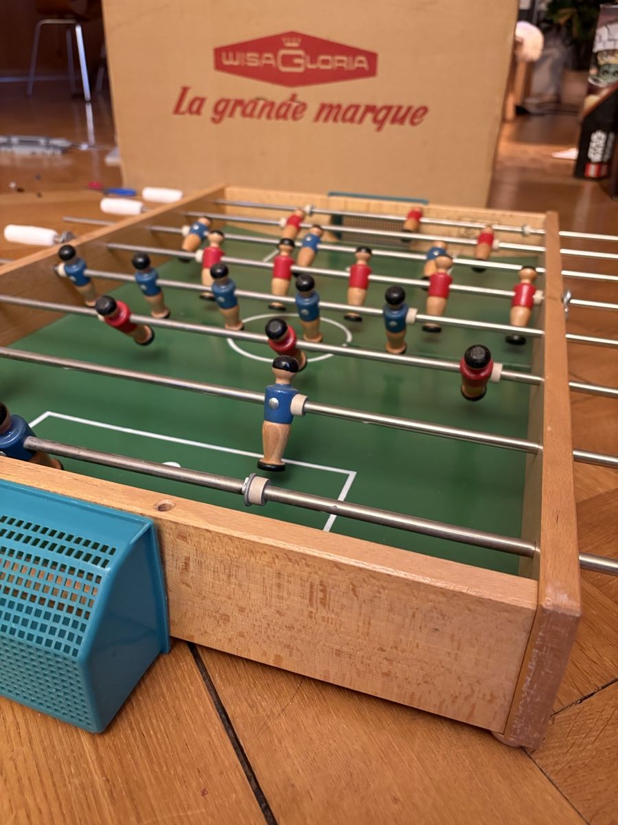 Wisa Gloria Spiele: Wisa Gloria Fusballtisch – Gebraucht aus Winterthur von Sabiniwi