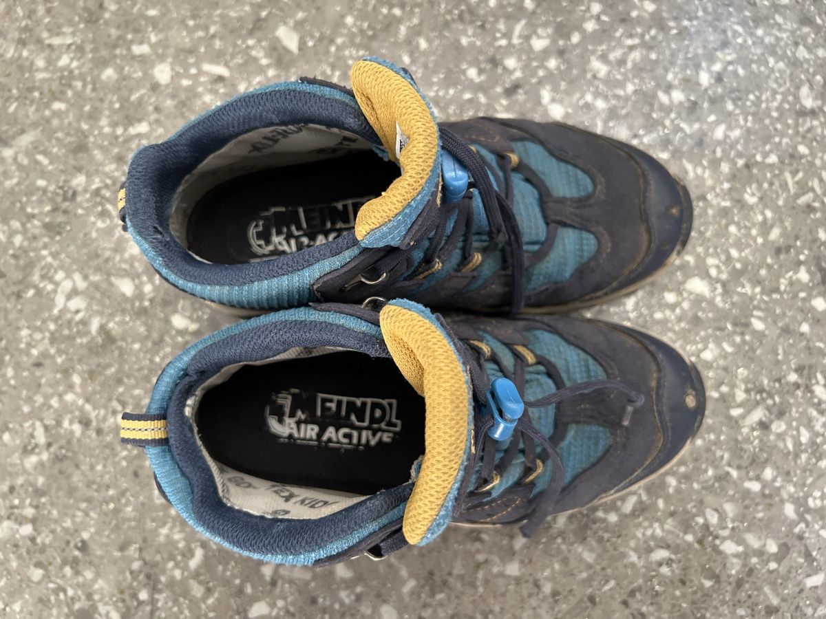 Scarpe per ragazzi: Schuh-Paket Junge Gr. 30/31 – Usato da Zuchwil venduto da Commander0 7