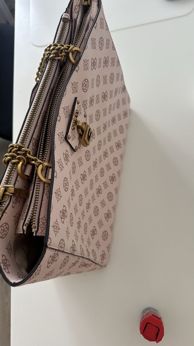 Guess Borse da donna: Guess Handtasche – Nuovo (secondo la descrizione) da Wettingen venduto da adr_p7zx 3