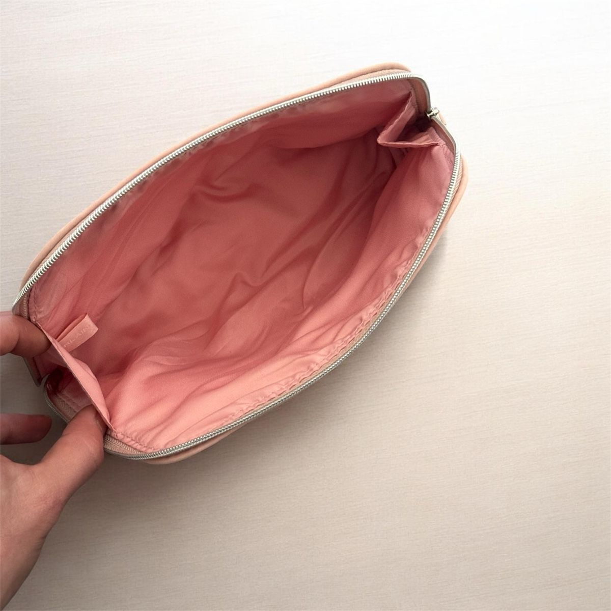 Guerlain Custodie per cosmetici: Pochette Guerlain Paris – Nuovo e nell'imballaggio originale da Châtel-St-Denis venduto da Montclair_Swiss 3