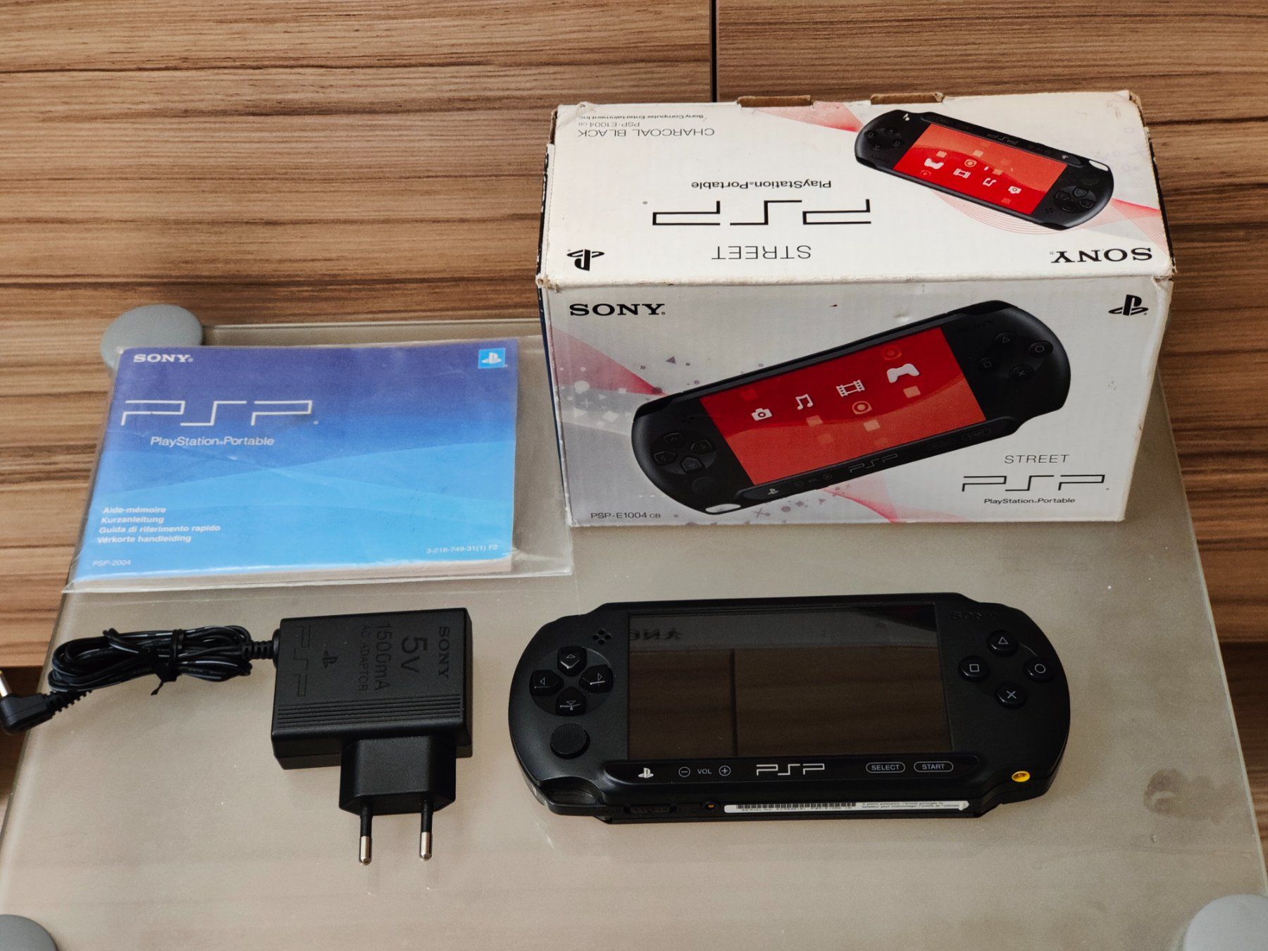 Sony Consoles: PSP STREET en boîte – D'occasion à Châtelaine par Chompis