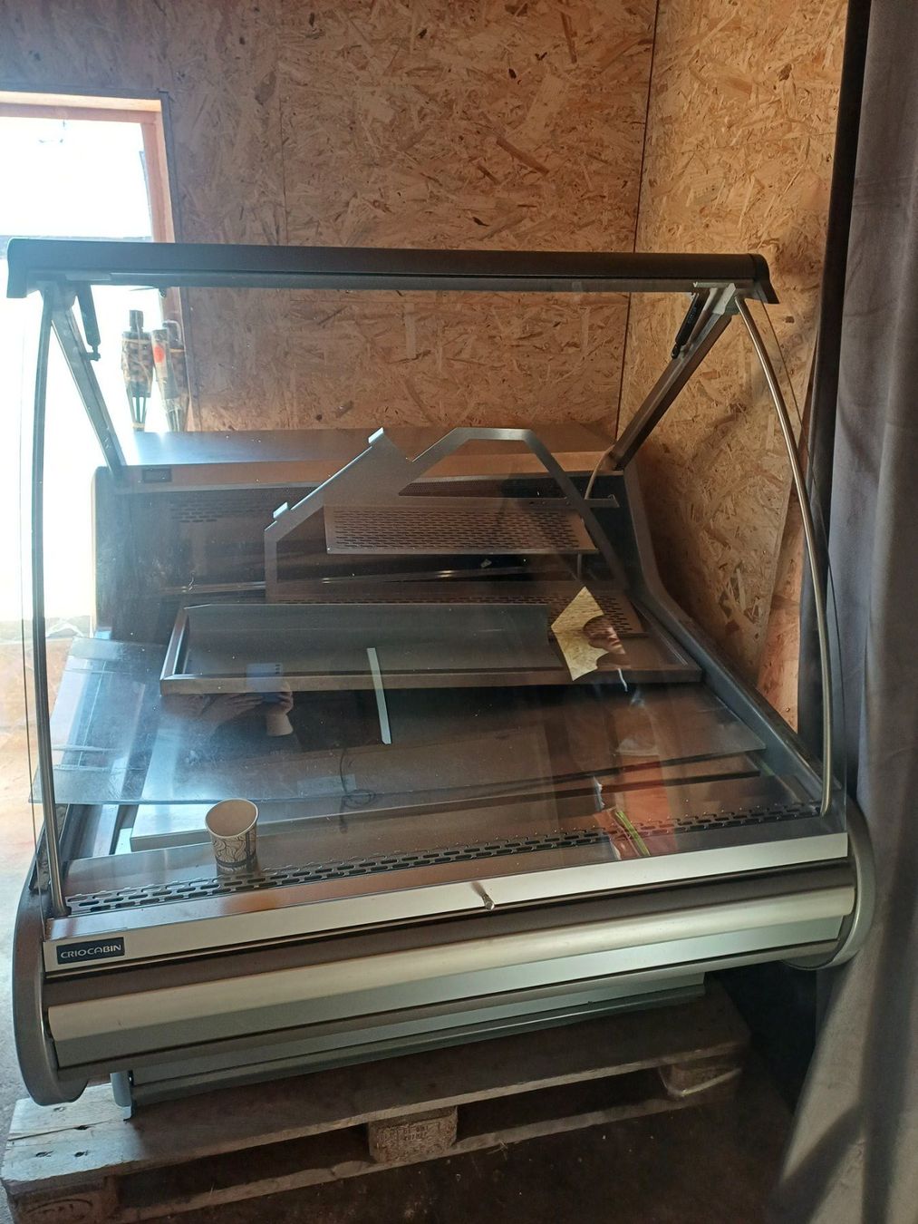 Kühlschrank: Vitrine réfrigérée à viande Criocabin – Gebraucht aus Mont-la-Ville von bla_sr7z