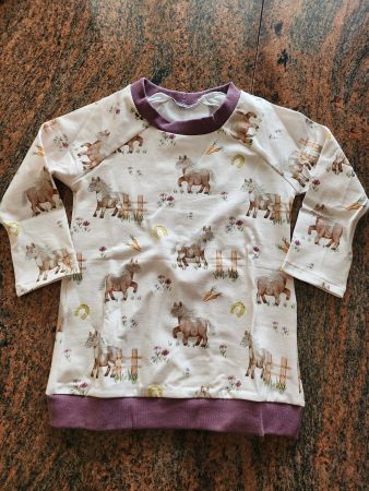 Gr. 86/92 rosa/lila Pulli mit Pferden, Jersey, handemade