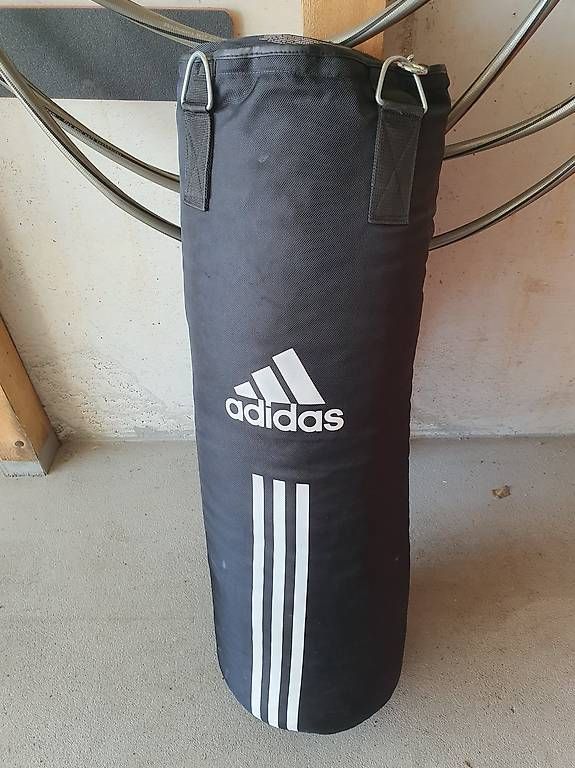 Boxsäcke: Sac de boxe Adidas  – Gebraucht aus Apples von denissafrany