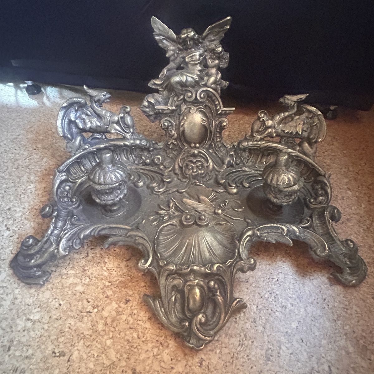 Portacandele: Antiker Kerzenstände Messing Engel Drachen 49 – Usato da Laufen venduto da belleskulptur