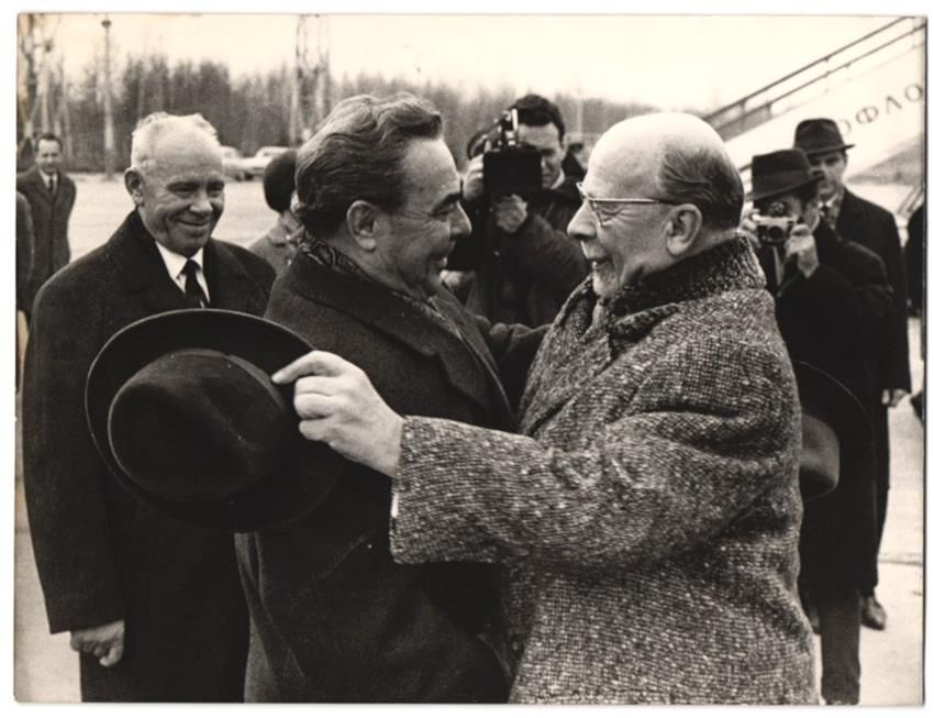 Fotografie & Manifesti: Fotografie KPDSU Generalsekretär Leonid – Usato da Berlin venduto da bartko-reher