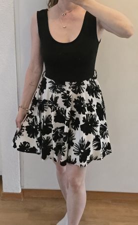 Kleid schwarz/weiss Grösse S/36