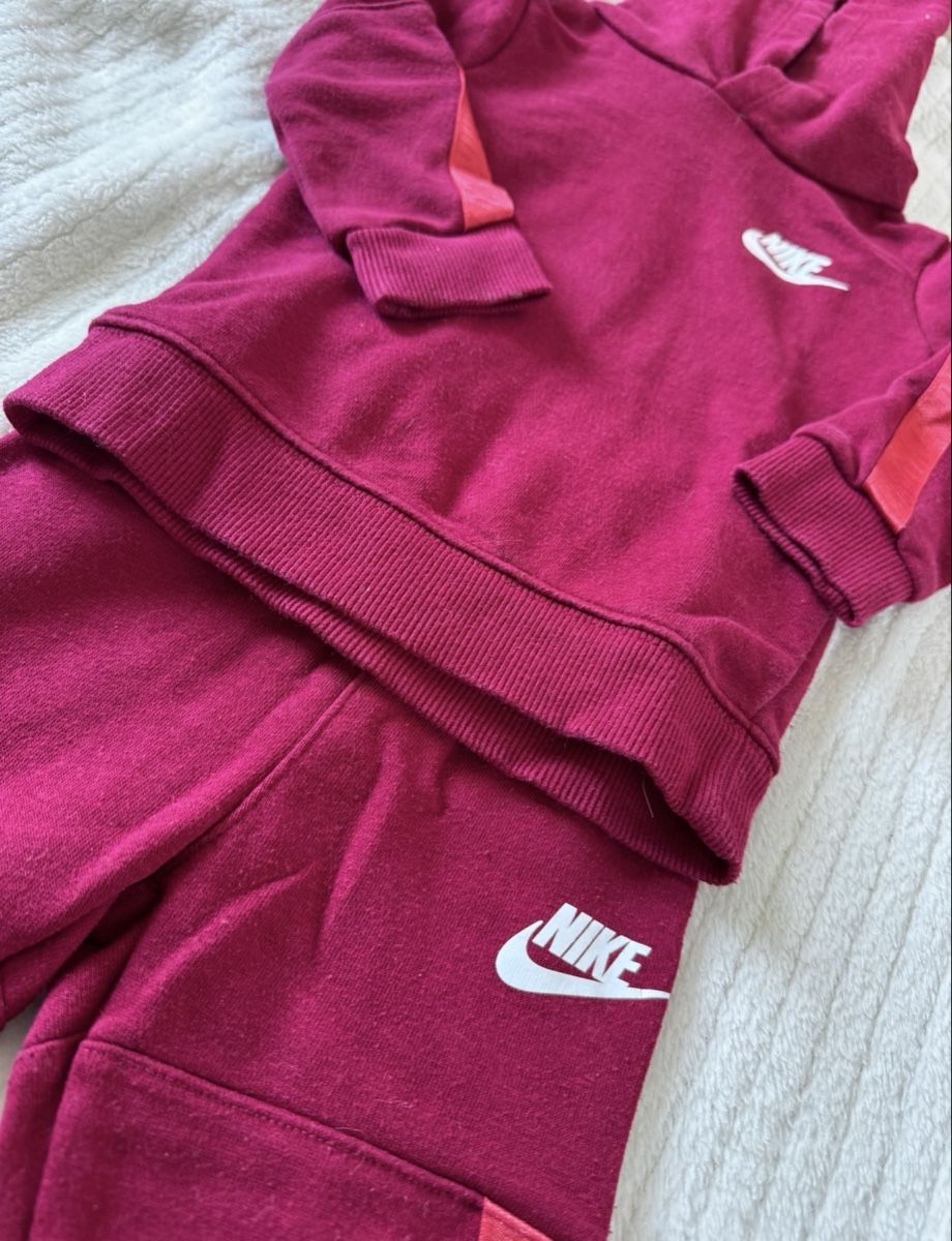 Nike Lotti & Set di vestiti: NIKE - ENSEMBLE SURVÊTEMENT BORDEAUX - 74CM – Nuovo (secondo la descrizione) da Vauffelin venduto da Salvo010