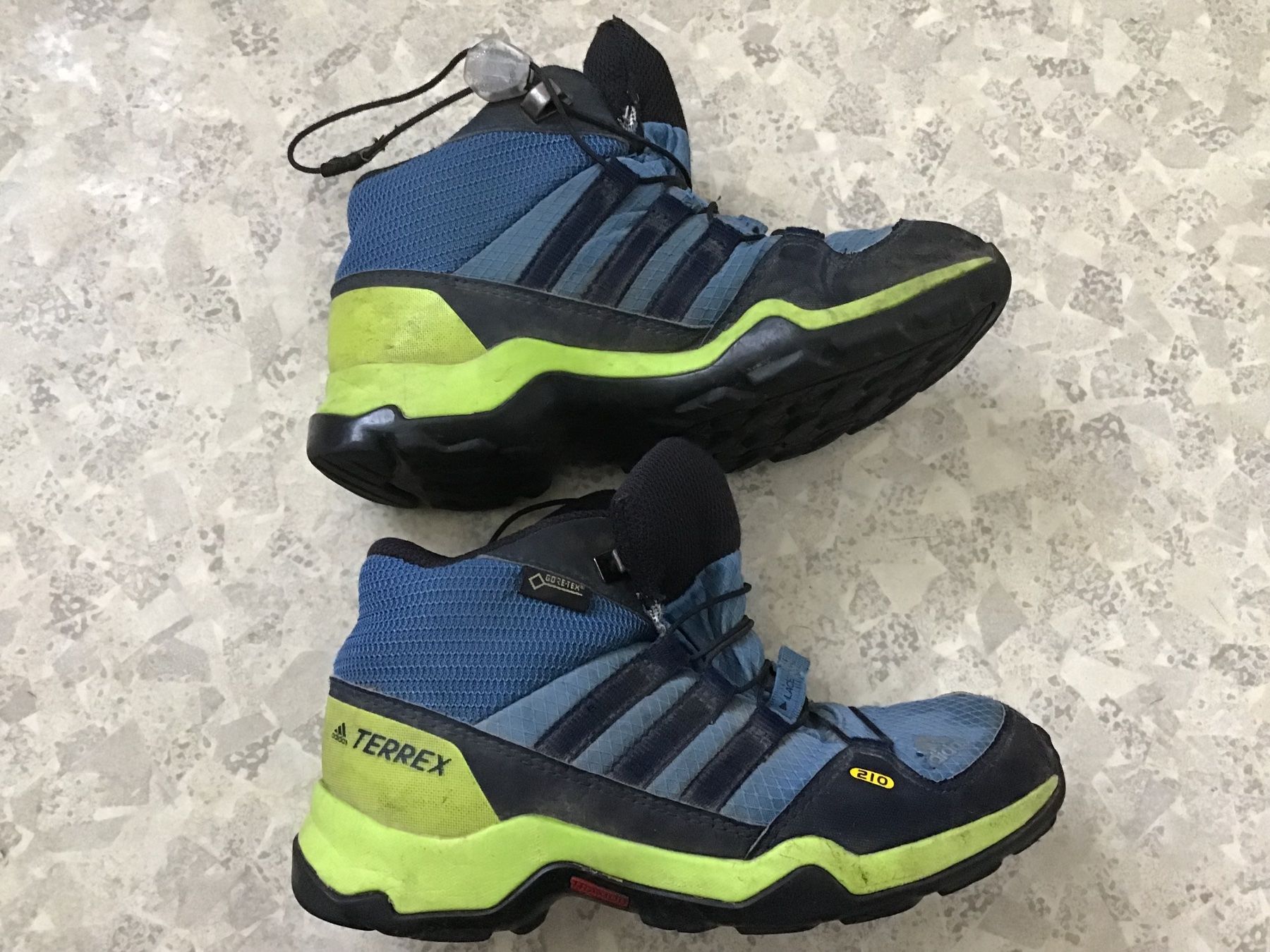 Adidas Scarpe per ragazzi: Adidas Terrex Wanderschuhe, Gr. 31 – Usato da Seuzach venduto da Tureda