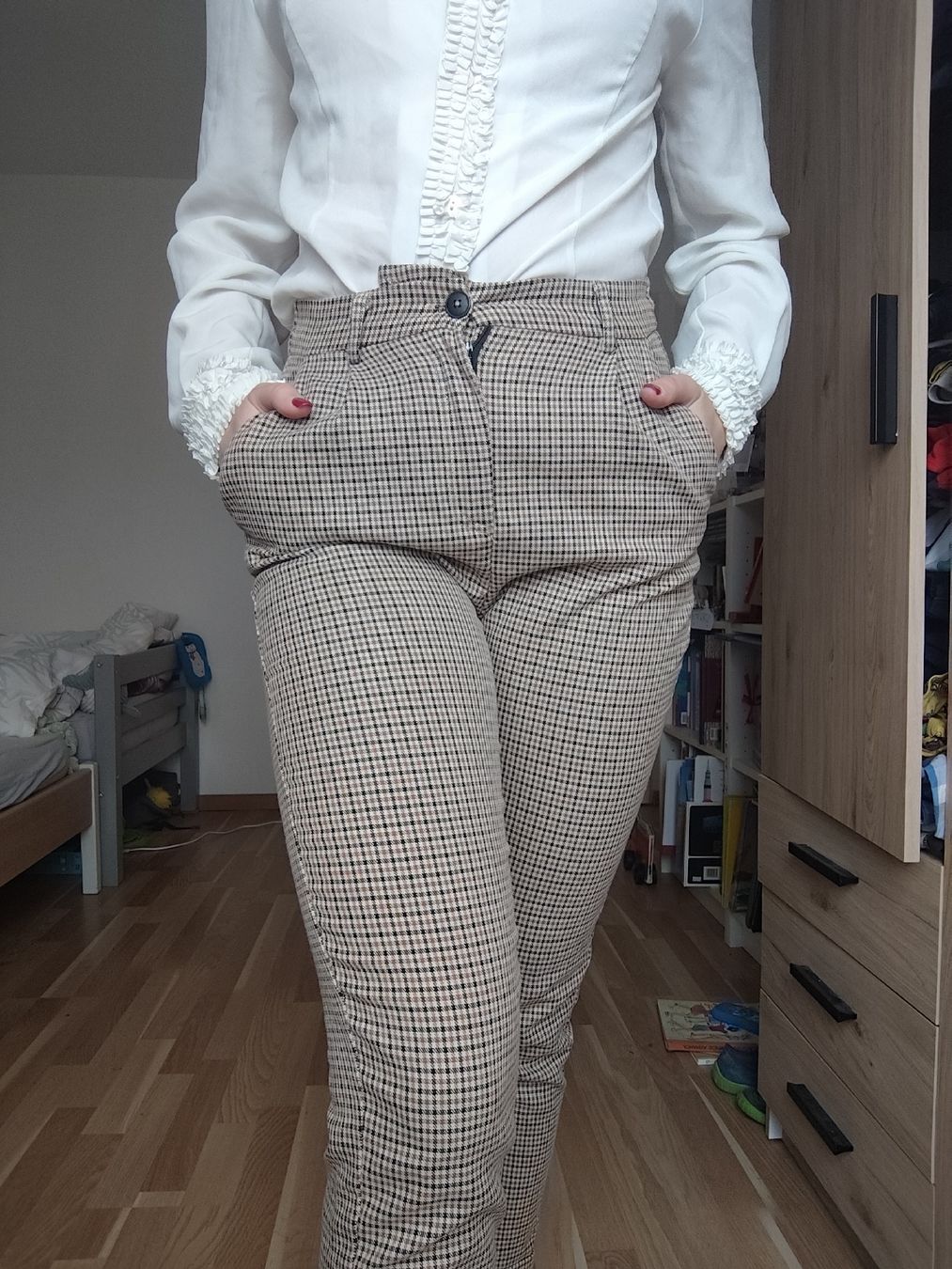 Hosen: Pull&Bear Checkered High-Waisted Trousers - Size S 🍂🍁 – Gebraucht aus Mägenwil von VintageGirly 3