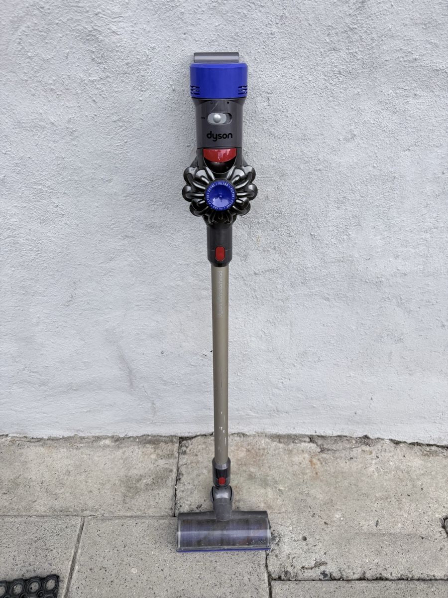 Dyson Aspirapolveri & Accessori: Dyson V8 Motorhead Akkustaubsauger – Usato da Rebstein venduto da dijana_crgc