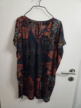 Strandkleid mit schönem Muster Gr. XS