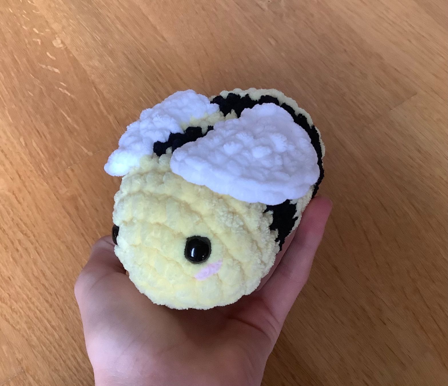 Figuren: Gehäkelte amigurumi Biene – Neu und originalverpackt aus Adliswil von Urspirit 2