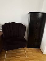 Urgent Ensemble fauteuil et commode chiffonnier 
