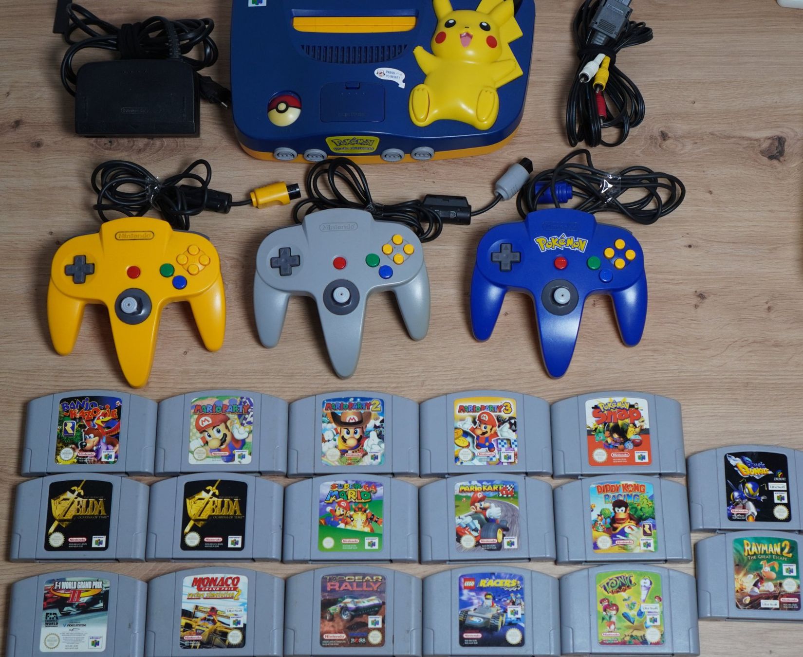 Nintendo Console: Nintendo 64 Pikachu Edition + 17 Spiele + 3 Controller – Usato da Oberwangen b. Bern venduto da pas_x72k