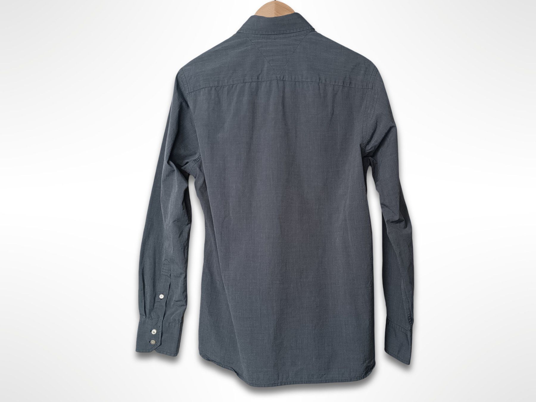 Tommy Hilfiger Chemises: TOMMY HILFIGER Hemd grau Gr. M – D'occasion à Suhr par Restwert_Suhr 1