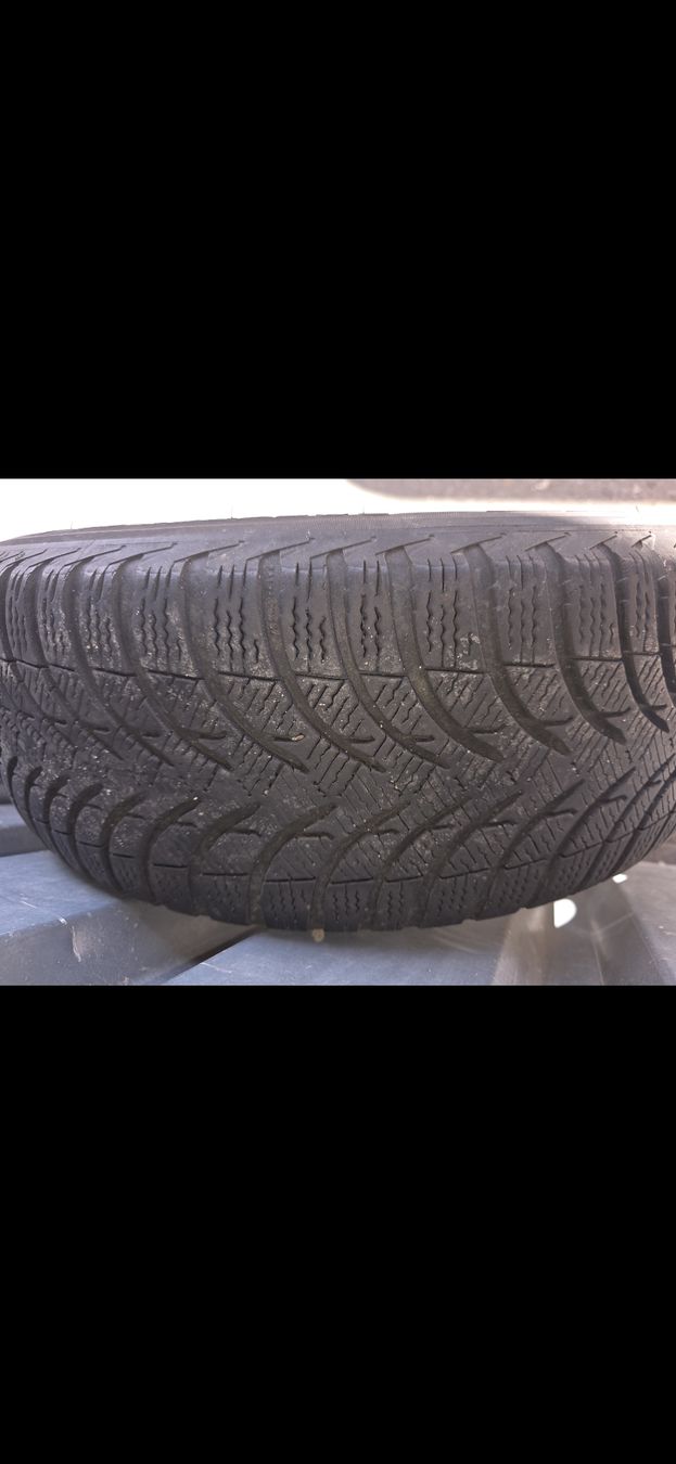 Audi Pneumatici & Ruote complete: Audi A4 Winterbereifung – Usato da Hasle LU venduto da Auctions_Hunters 2