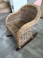 Niedlicher Schaukelstuhl aus Rattan, Top!