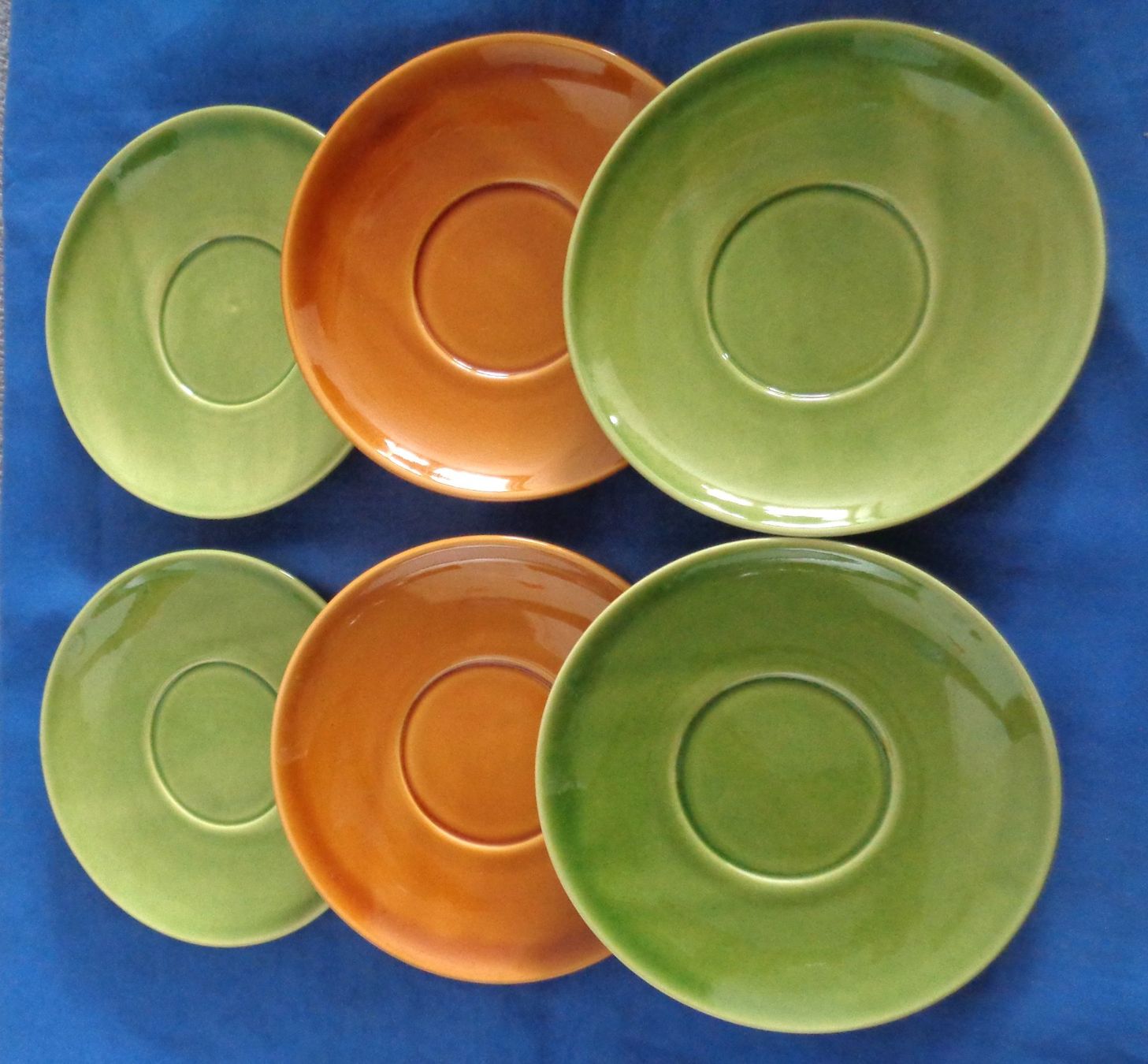 Set di piatti: SUPPENTASSEN UND U-TELLER 12 PC 2 FARBIG – Usato da Lausanne venduto da kiliman73 2
