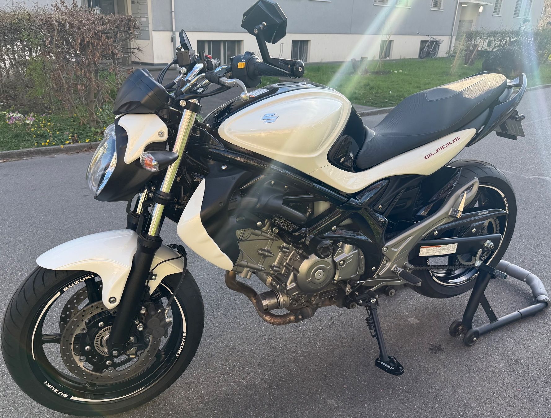 Suzuki Strada: Suzuki SFV 650 A Gladius Top Zustand – Usato da Dietikon venduto da W.Doctor 9