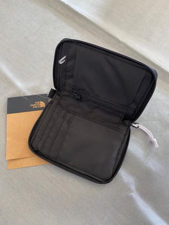 The North Face bozer neckpouch black
