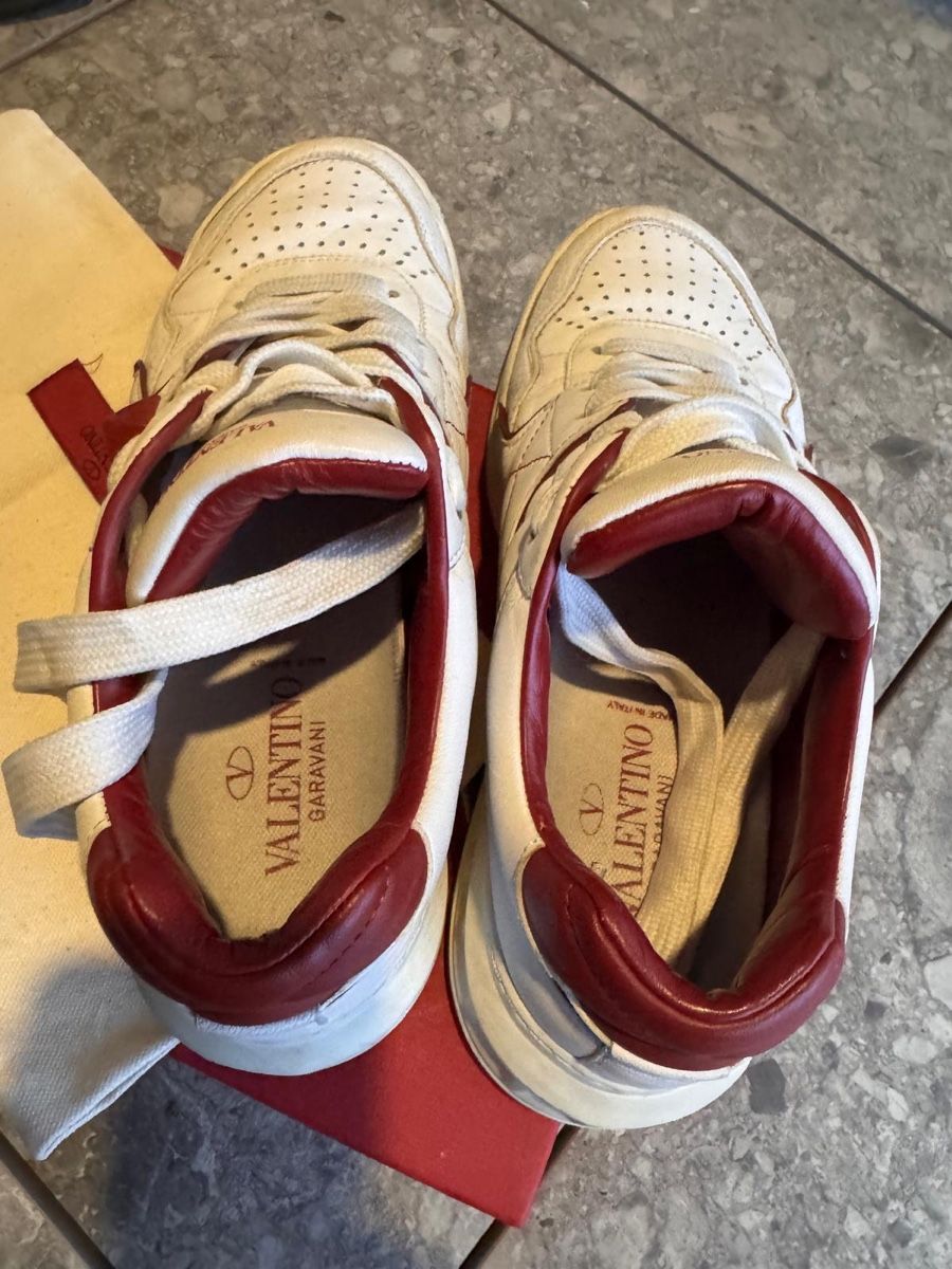 Valentino Scarpe da donna: Valentino Garavani Roman Stud leather Sneaker – Usato da Melide venduto da cla_g5fs 2