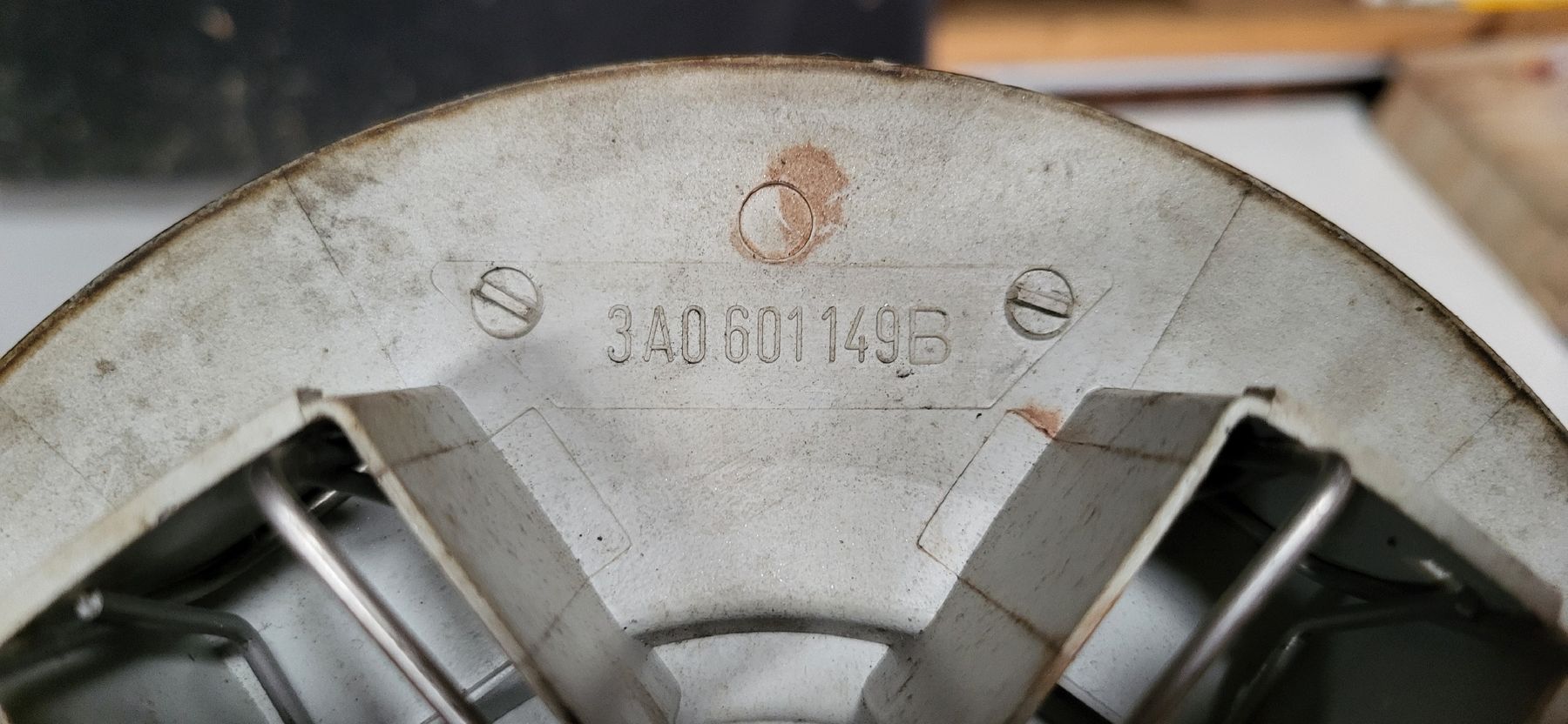 Volkswagen Alle Autoersatzteile: Golf 3 Nabendeckel Stahlfelgen  – Gebraucht aus Hosenruck von MetalMilita 2