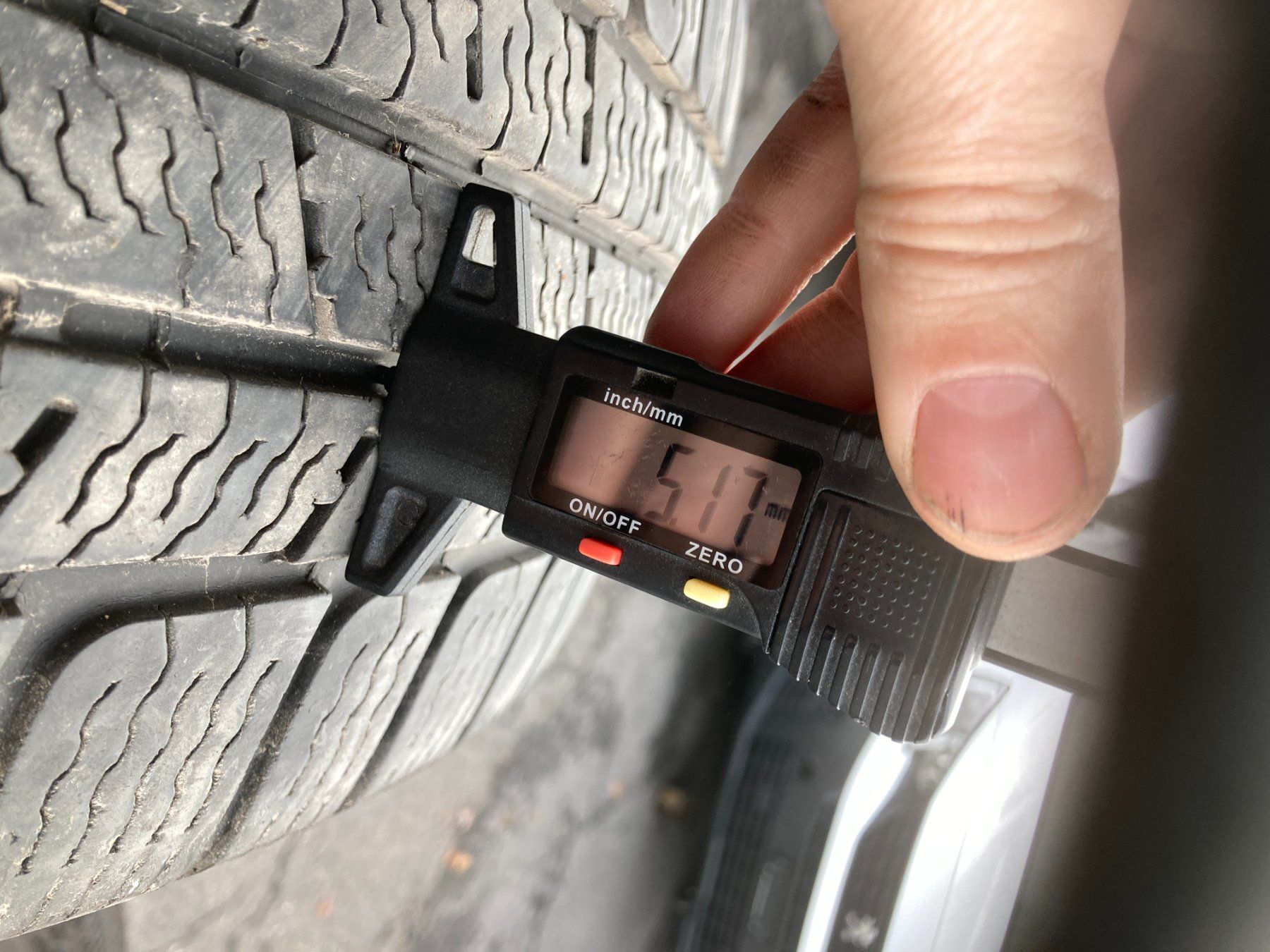 Michelin Pneus & Kompletträder: Winterpneu 235/65R17 Michelin – Gebraucht aus Cham von WB2223 6