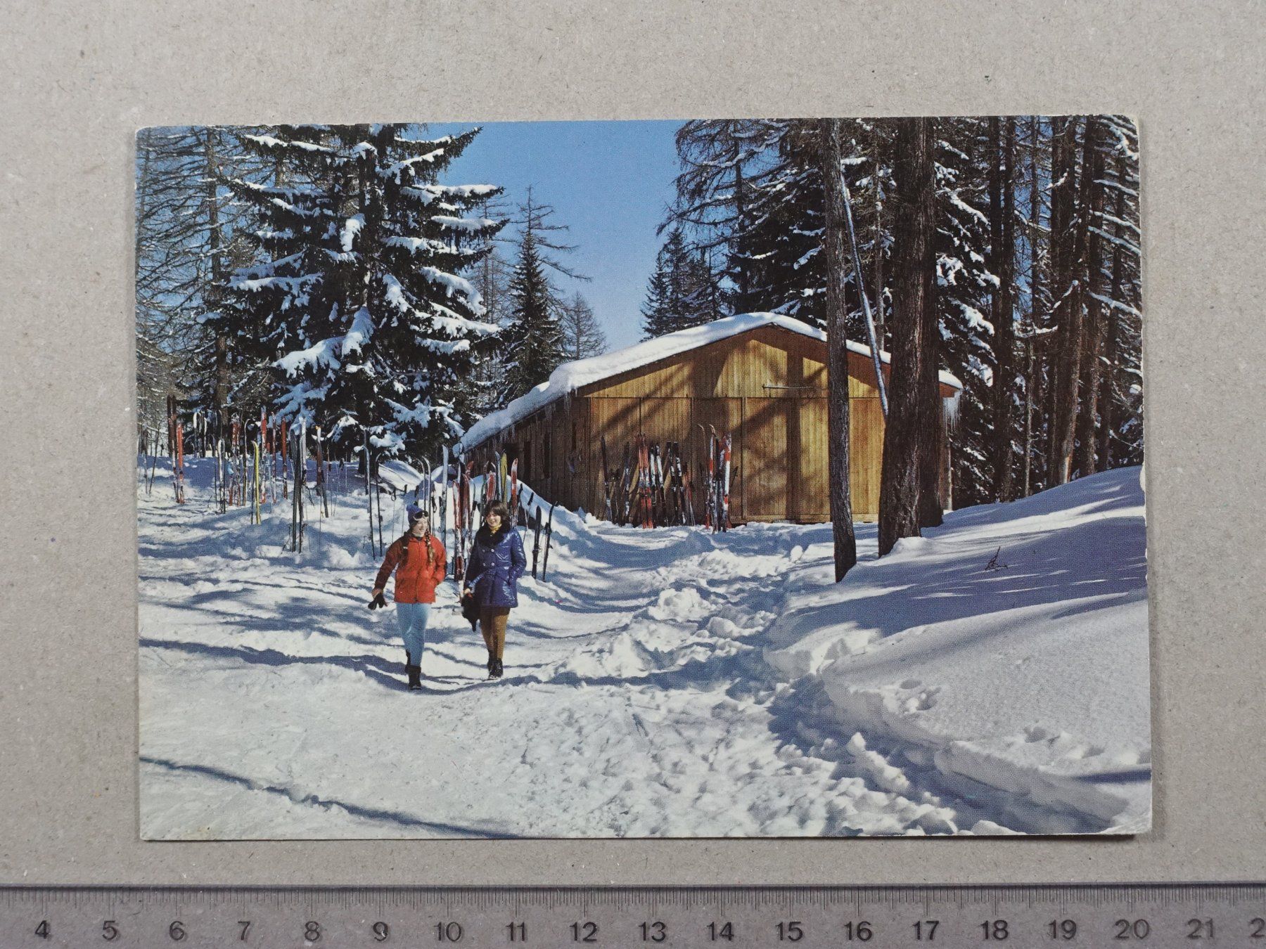Cartes postales: Bellwald, 1972, Ferienlager, Ski, belebt – D'occasion à Lenzburg par fh1