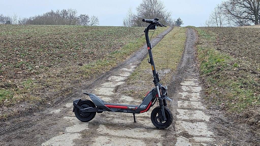 Kickboard: segway ninebot zt3 pro D 443.5km – Usato da Versoix venduto da eli_pk59