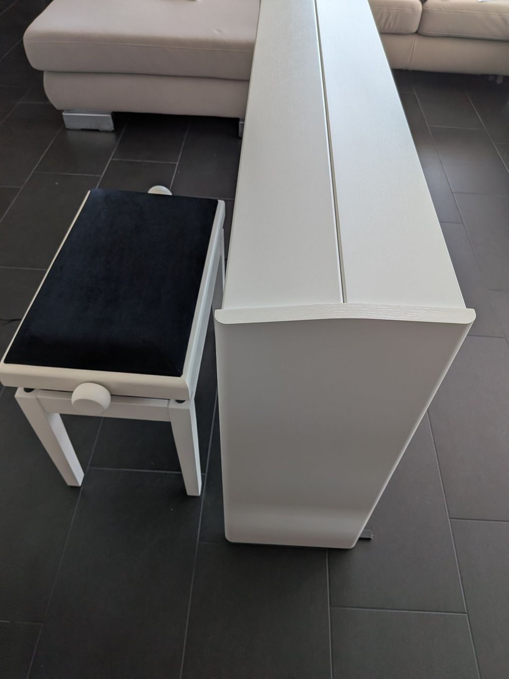 Roland Strumenti musicali: Roland F701-WH Digitalpiano Bundle inkl. Sitzhocker – Usato da Schmerikon venduto da joo_hqk7 6