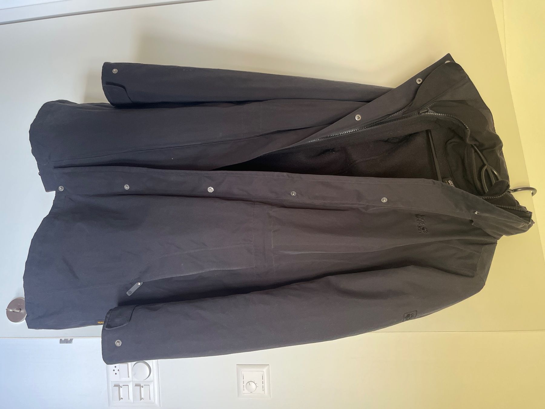 Jack Wolfskin Cappotti: Jack Wolfskin Mantel schwarz Gr. M – Usato da Schönenberg ZH venduto da 704.107