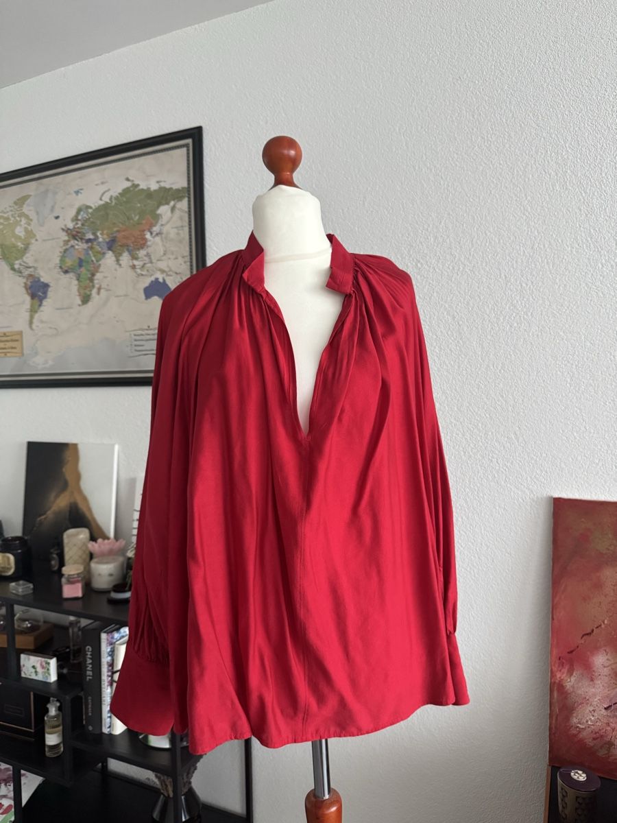 H&M Top: H&M leichte Sommerbluse rot Gr XL – Usato da Baden venduto da Linda46