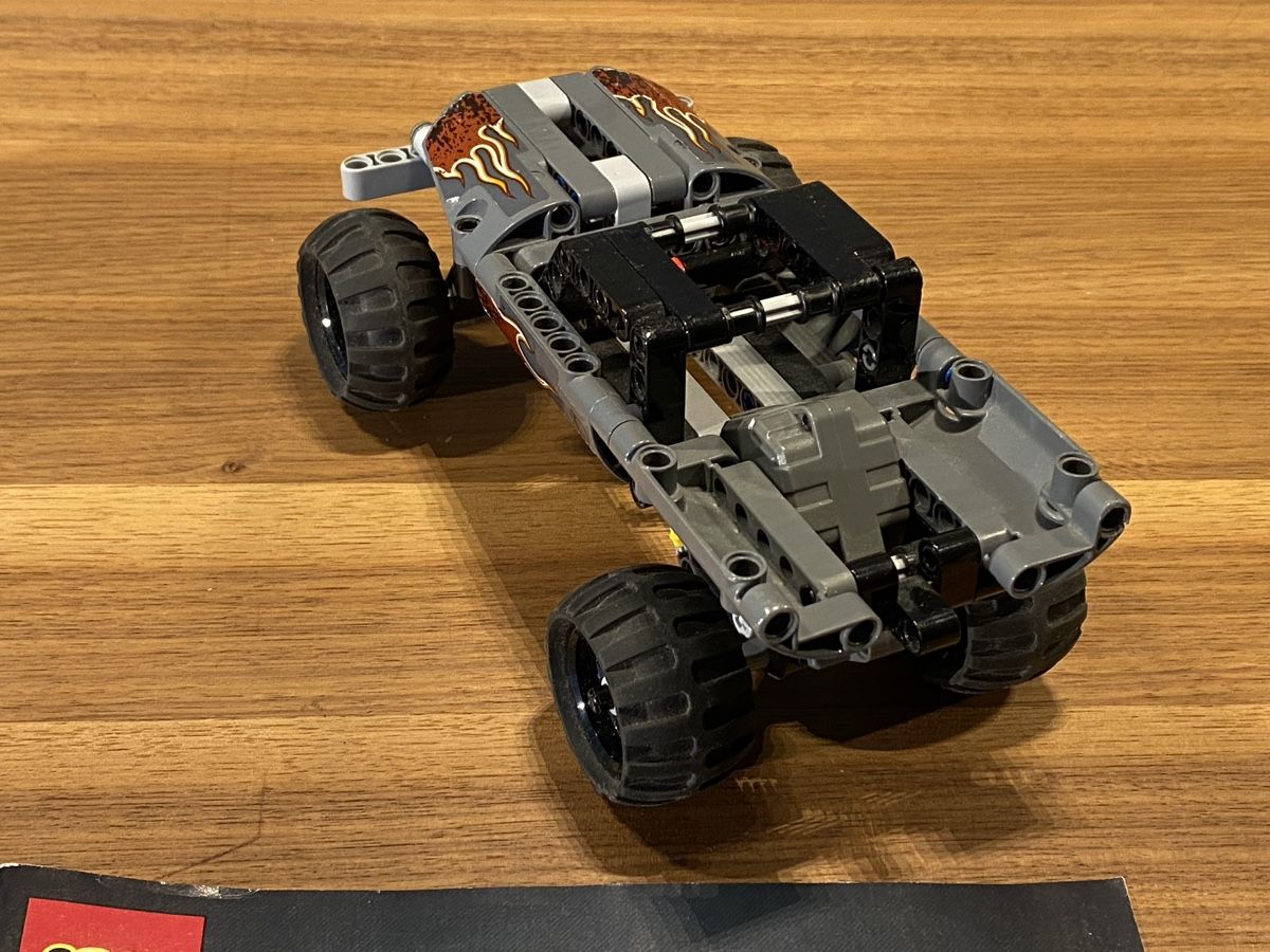 Lego Kit di costruzioni: Lego Technic 42090 – Usato da Bern venduto da Mik74 1